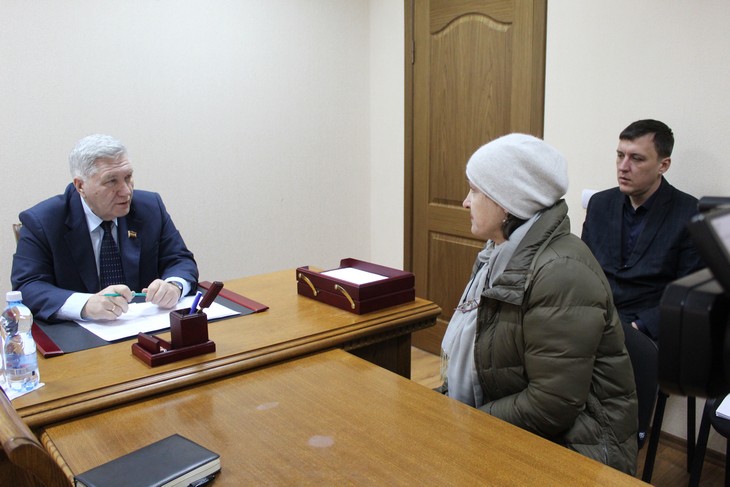 Прием граждан Красный Сулин первый заместитель председателя Законодательного собрания РО Сергей Михалев