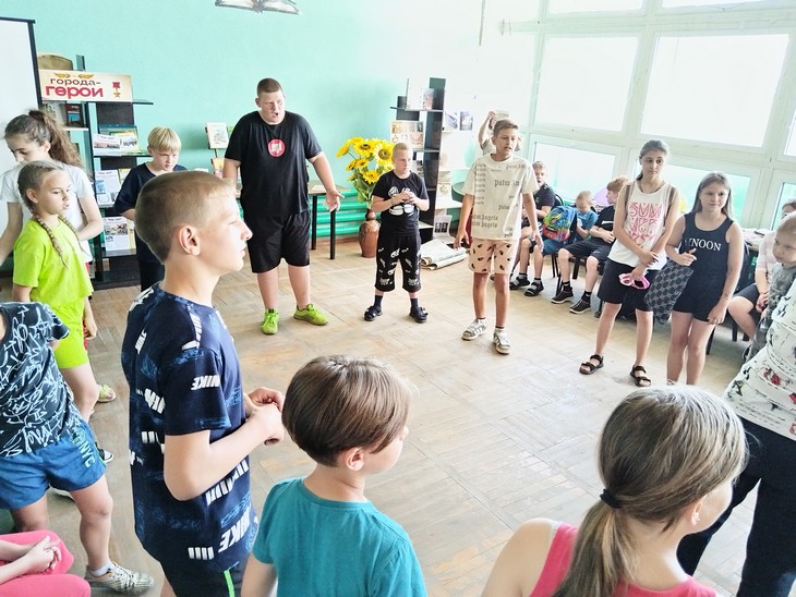 Красносулинские школьники весело и с пользой проводят летние каникулы Лето каникулы дети
